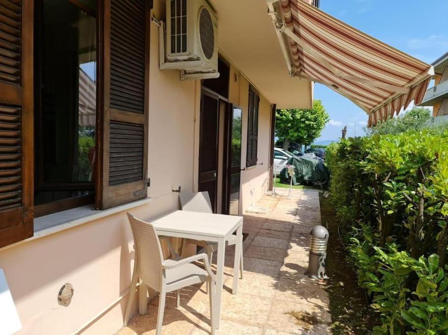 Incantevole Location Fronte Lago Sirmione Eksteriør billede
