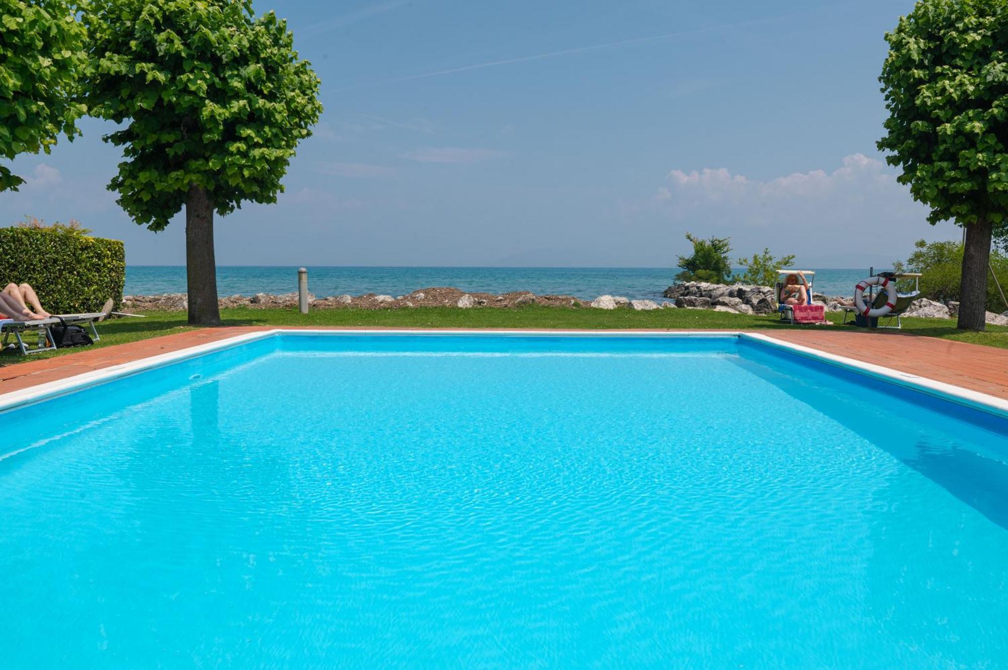 Incantevole Location Fronte Lago Sirmione Eksteriør billede