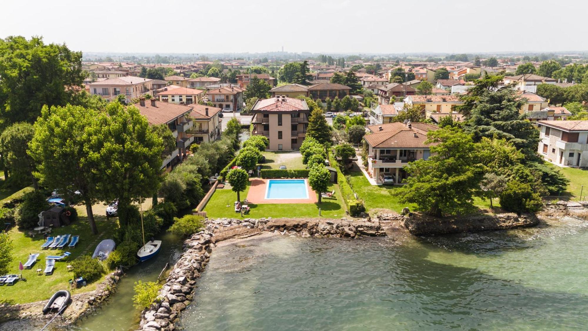 Incantevole Location Fronte Lago Sirmione Eksteriør billede